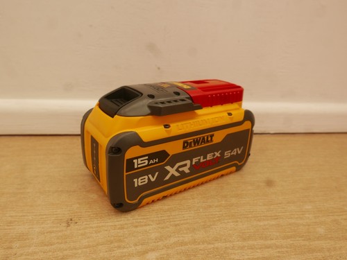 Dewalt dcb549 54v 18v 15 - 54v,